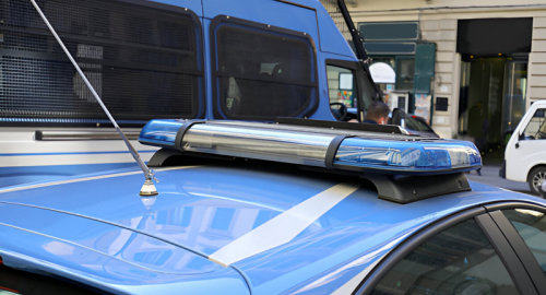 Milano sotto shock: rapina a un centro logistico, tir incendiato e strada disseminata di chiodi